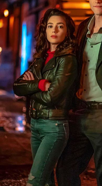 Sue Dearbon (Natalie Dreyfuss) from CW's Flash Season 06