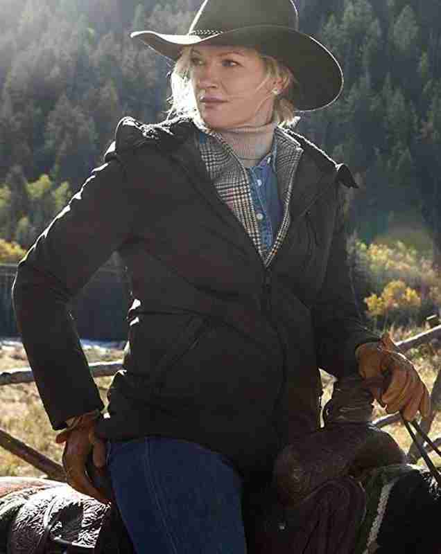 Gretchen Mol as Evelyn Dutton in Yellowstone