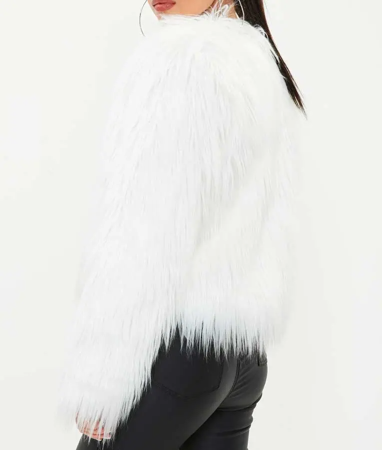 I Hate Suzie: Suzie Pickles' white fur jacket - back view
