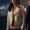 Elizabeth Tulloch as Lois Lane in Superman & Lois wearing a white motorcycle leather jacket