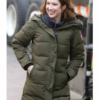 Ellie Kemper as Jenna Jones on the set of The Stand In