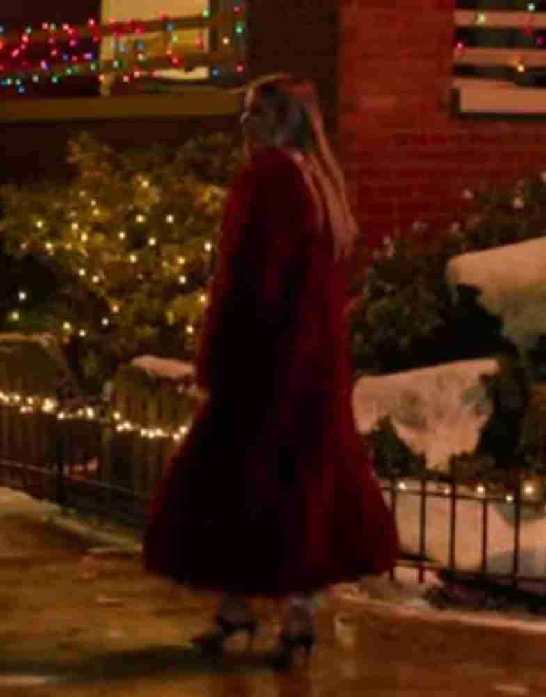 Holidate Emma Roberts Red Fur Coat