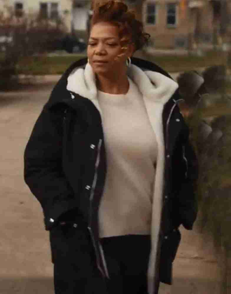 Robyn McCall (Queen Latifah) from The Equalizer 2021 in a black shearling-trimmed coat