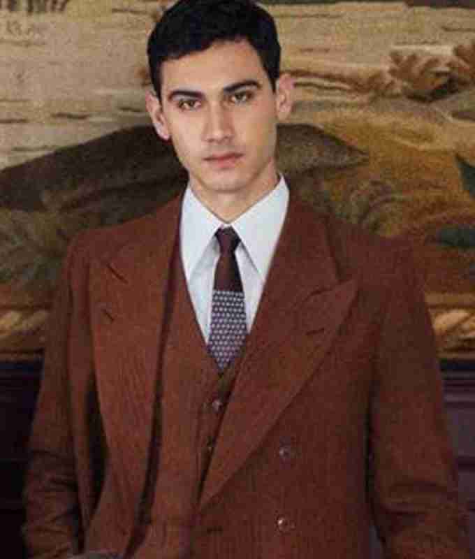 Someone Has To Die Alejandro Speitzer Brown Buttoned Suit